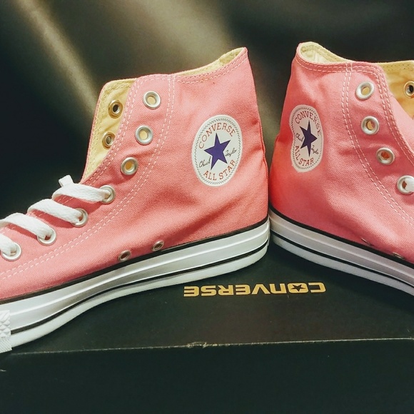 Pink Converse - Picture 2 of 2
